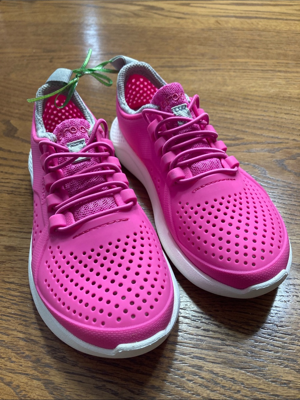 CROCS NWOT Kids Lite Ride Pacer Bright Pink Athletic Sneakers with White Sole